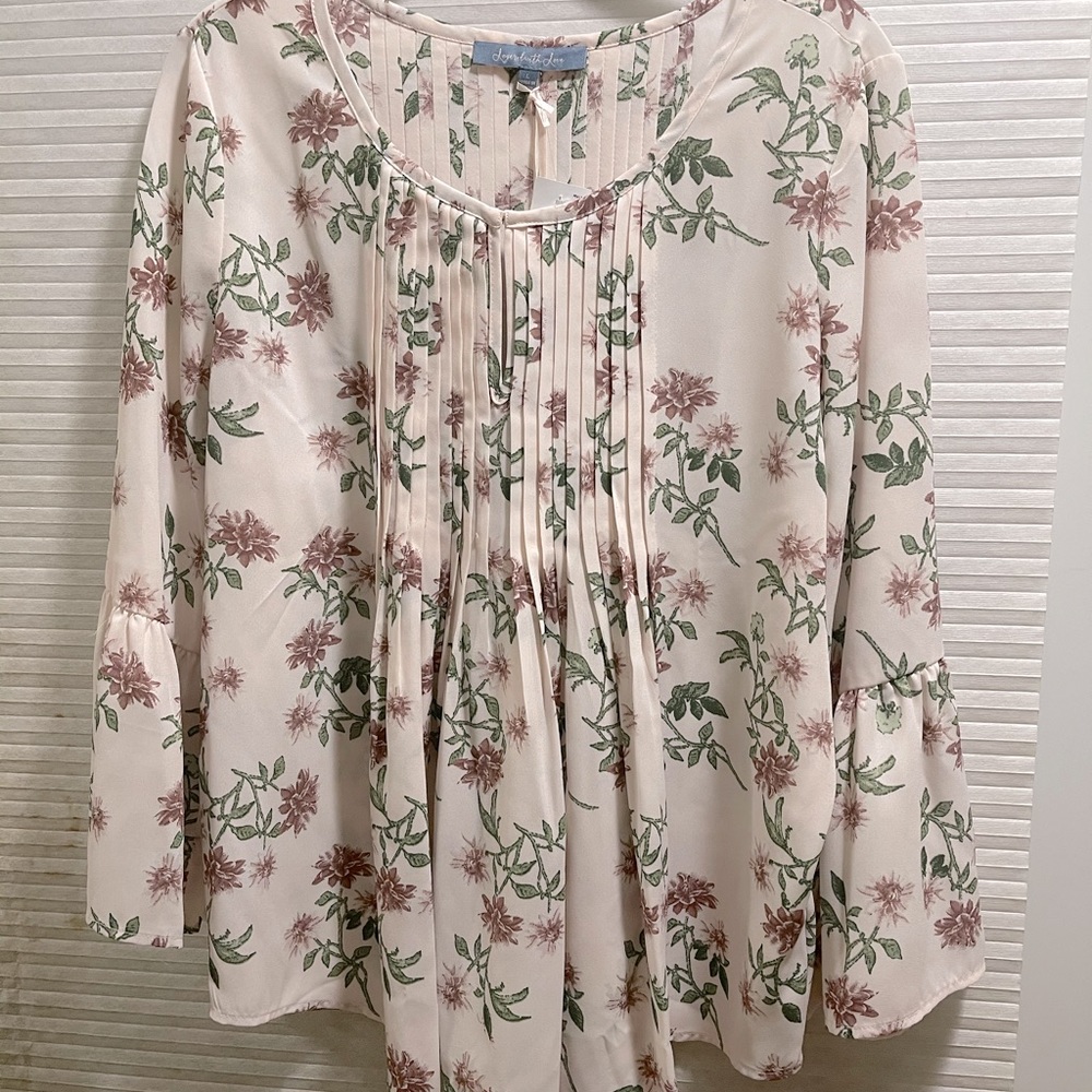 NWT Women’s Large Pink Floral Bell Sleeve Top